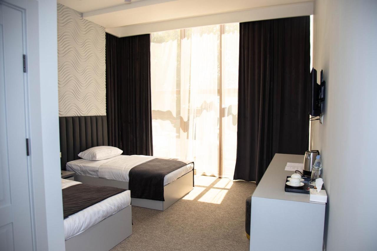 Port Plaza Evn Hotel P'arak'ar Luaran gambar