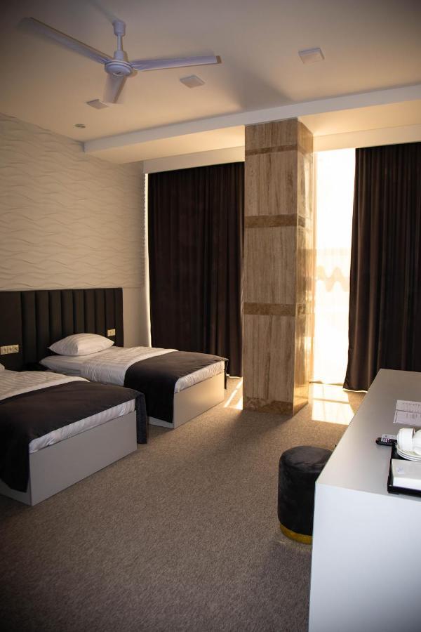 Port Plaza Evn Hotel P'arak'ar Luaran gambar