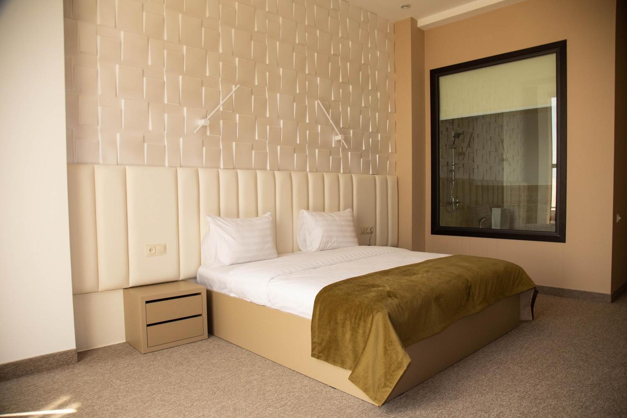 Port Plaza Evn Hotel P'arak'ar Luaran gambar