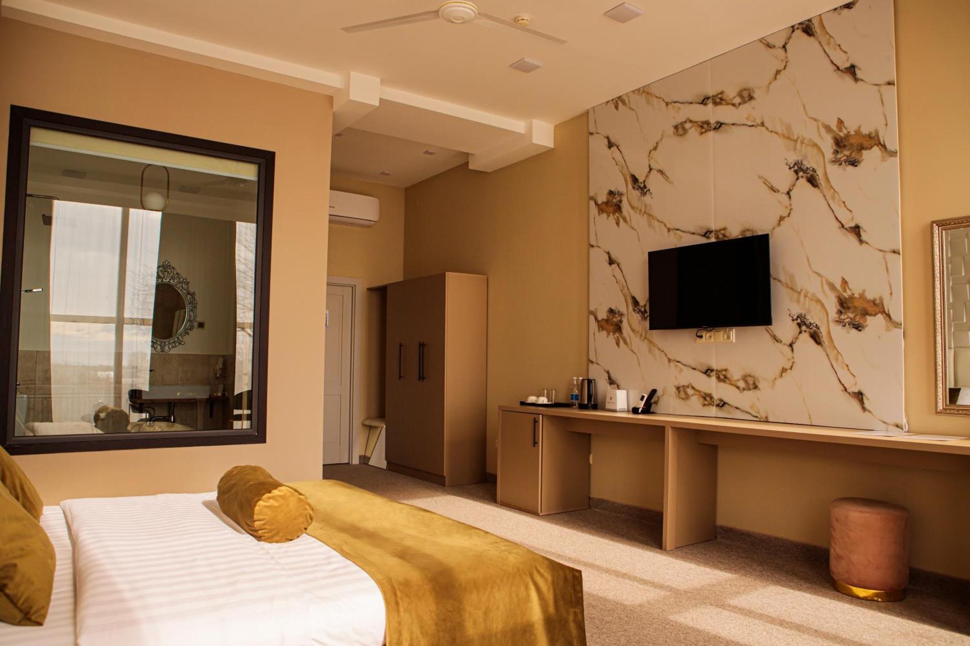 Port Plaza Evn Hotel P'arak'ar Luaran gambar