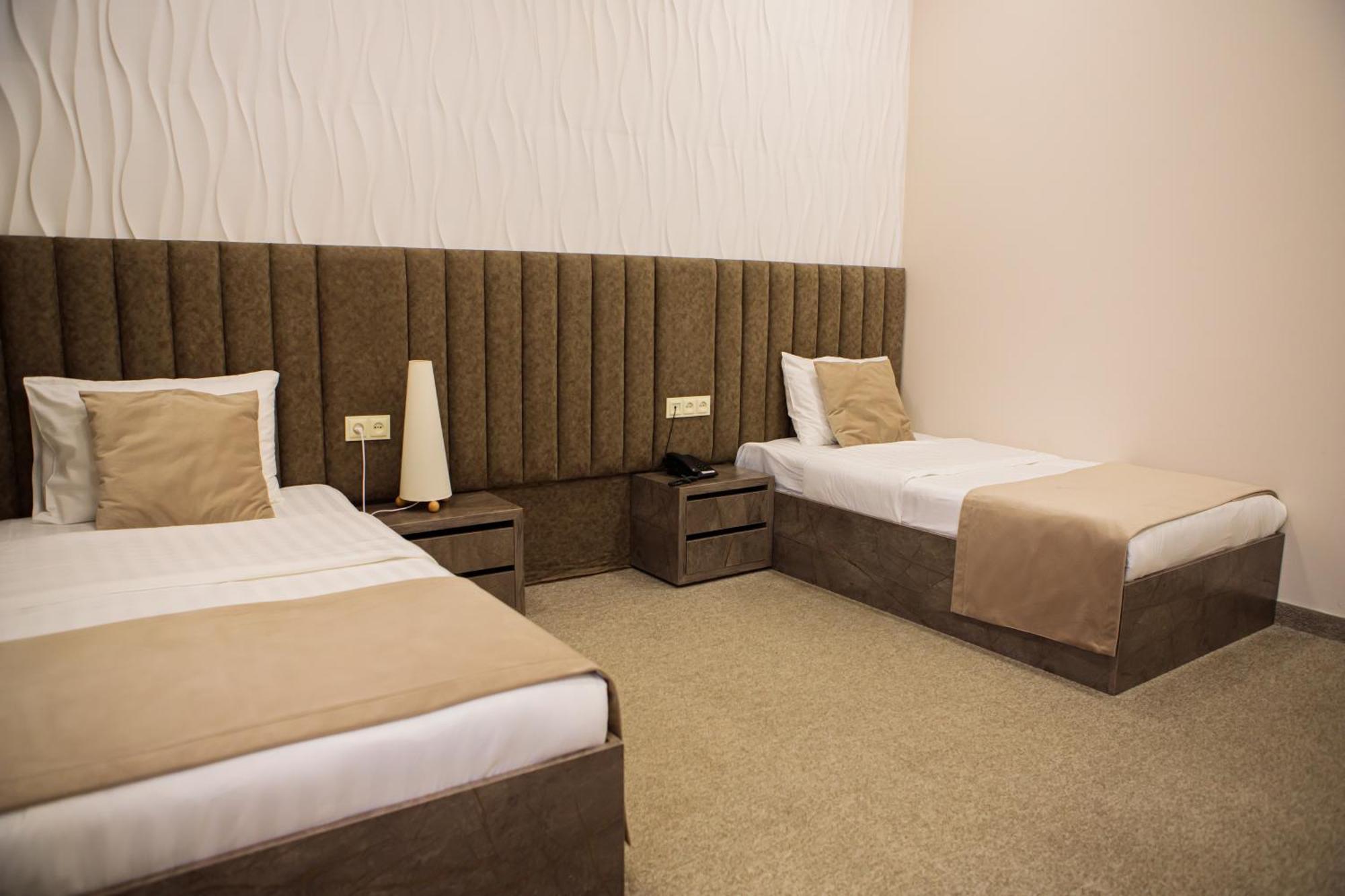 Port Plaza Evn Hotel P'arak'ar Luaran gambar